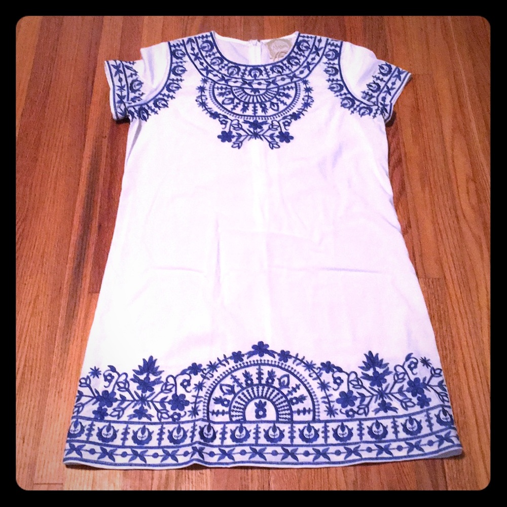 NWOT Alythea shift dress in size Small